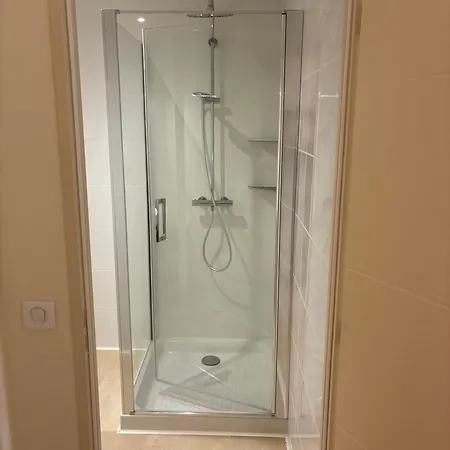 Отель De Saugras